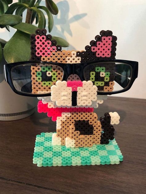 Glasses Holder Diy, Hama Art, Hamma Beads Ideas, Easy Perler Bead Patterns, Melty Bead Patterns, Pearl Beads Pattern, Easy Perler Beads Ideas, 3d Perler Bead, Art Perle