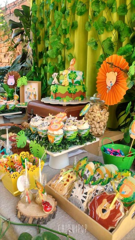 Animalitos de la jungla Birthday Party Ideas | Photo 8 of 11 | Catch My Party Jungle Theme Birthday Party, Zoo Birthday Party, Jungle Thema, Jungle Safari Birthday, Wild Birthday Party, Lion King Baby Shower, Lion King Birthday, Jungle Birthday Party, Jungle Theme Birthday