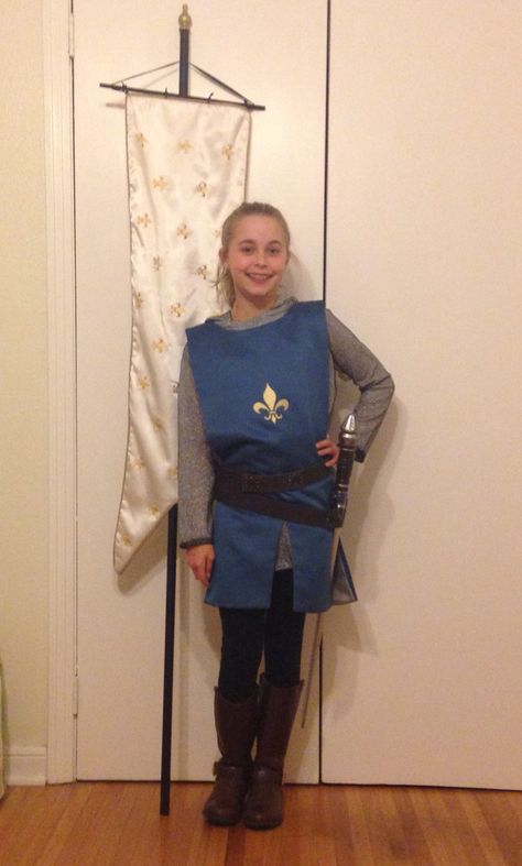 The Joan of Arc costume I made for for my niece! Easy Knight Costume, Diy Joan Of Arc Costume, St Joan Of Arc Costume, Saint Joan Of Arc Costume, Joan Of Arc Costume Diy, Diy Knight Costume, Joan Of Arc Costume, Santa Joana D'arc, Saint Costume