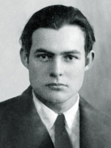 The Bizarre "Love Advice" Ernest Hemingway gave to F. Scott Fitzgerald Philosophical Quotes About Life, A Farewell To Arms, Zelda Fitzgerald, The Sun Also Rises, Passport Photo, Writing Short Stories, Story Writer, Fidel Castro, Roman Holiday