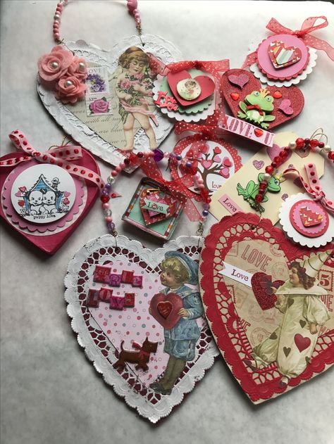 Pretty Valentines Day Cards, Valentine Card Homemade, Valentines Cards Coquette, Paper Valentine Hearts, Vintage Valentine Cards Diy, Diy Vintage Valentine Cards, Coquette Valentines Day Card, Paper Valentines Cards, Valentines For Friends Diy