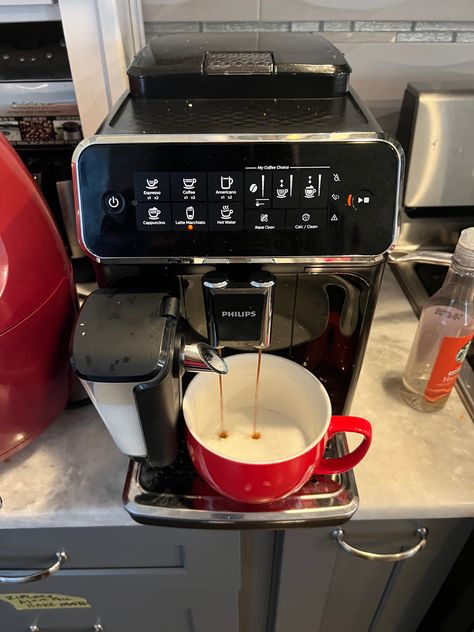 I think I have coffee in my veins. But I do have to refill every morning. This is my Philips Latte Machine Iced Coffee Machine, Cuisinart Coffee Maker, Iced Coffee Maker, Espresso At Home, Iced Americano, Americano Coffee, Reusable Coffee Filter, Filter Coffee Machine, Cappuccino Machine