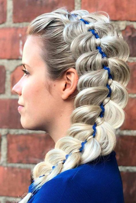 Elegant Ways To Style Side Braid For Long Hair ★ Braid For Long Hair, Braid Long Hair, Side Braids For Long Hair, Loose Braid, Hair Wings, Haircut For Square Face, Ribbon Style, Rapunzel Hair, French Braids