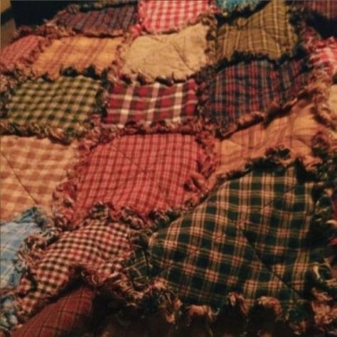 Colchas Country, Weasley Aesthetic, Patchwork Throw, Gilmore Girl, Quilt Patchwork, Ginny Weasley, Season Of The Witch, Ron Weasley, Rag Quilt