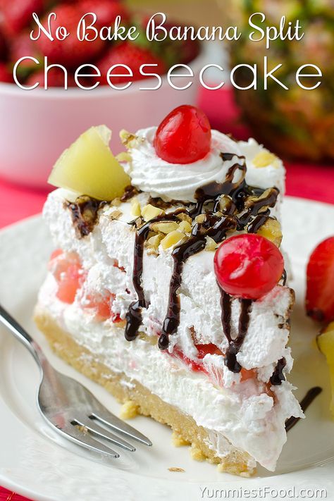 Banana Split Cheesecake, Quick Summer Desserts, Yummiest Food, Bake Banana, Banana Split Dessert, Baked Strawberries, Summer Dessert Recipes, Easy Cheesecake, Baked Banana