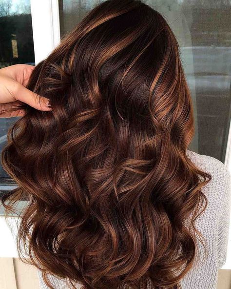 Are you in the mood for scrumptious chocolate brown hair? This dimensional warm chocolate brown highlights is one of the 36 alluring images we have on our website. Find more hairstyles like this by tapping on the photo or clicking on the link! // Photo Credit: @_danielledoeshair on Instagram Warm Chocolate Brown Hair, Brown Hair Color With Highlights, Hair Color With Highlights, Color With Highlights, Warm Brown Hair, Rambut Brunette, Kadeřnické Trendy, Chocolate Brown Hair Color, Hair Color Chocolate