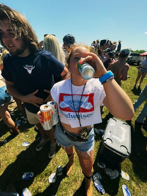 Zach Bryan 4th Of July Rodeo Outfit, Auburn Rodeo Outfit, Auburn Rodeo, 2024the Plot, Rodeo Fits, 19th Bday, Rodeo Outfit, Yee Yee, Pretty Mess