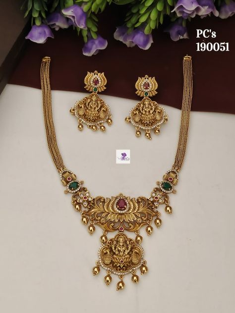 10gms Gold Necklace Designs, 10 Gram Gold Necklace Design, 10 Gms Gold Necklace, Cutwork Blouse, Indian Wedding Jewelry Sets, Gold Jewelry Outfits, New Gold Jewellery Designs, Gold Necklace Indian, Dress Book