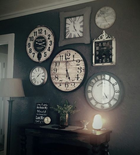 Wall Clock Collage, Living Room Clock Wall Decor, Wall Clock Decor Living Room Modern, Clock Decor Living Room, Wall Clock Ideas, Home Wall Decor Living Room, Modern Wall Clock Design, Wall Clock Design Ideas, Wall Clock Decor Living Room