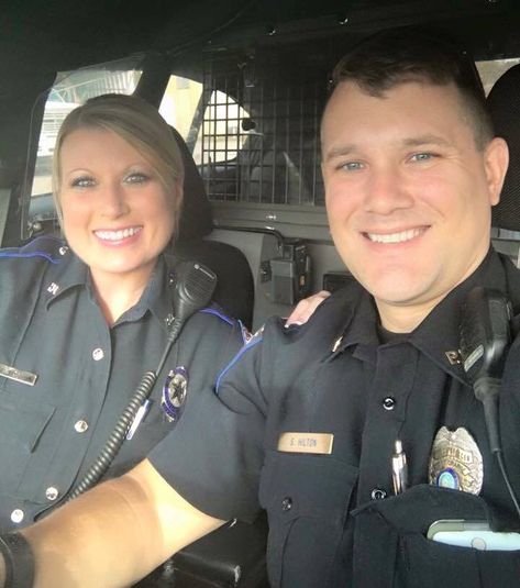 viral photo of husband and wife cops 22 Words, Going Viral, Stay Young, Police Officers, Yoga Benefits, Epic Fails, Funny Fails, Super Funny, Law Enforcement