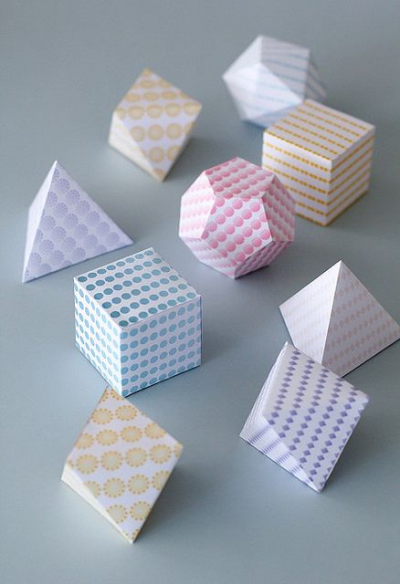 3D Geometric Shapes Mobile by cafenoHut Origami Geometric Shapes, Japanese Paper Art, Geometric Mobile, Diy Paper Art, Origami Shapes, 3d Geometric Shapes, Geometric 3d, School Creative, Paper Ideas