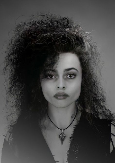 Helena Bonham Carter Portrait, Helena Bonham Carter Bellatrix Lestrange, Helena Bonham Carter Makeup, Helena Bonham Carter Characters, Helena Bonham Carter Hair, Helen Bonham Carter, Famous Vampires, Helen Bonham, Celebrity Halloween Costumes