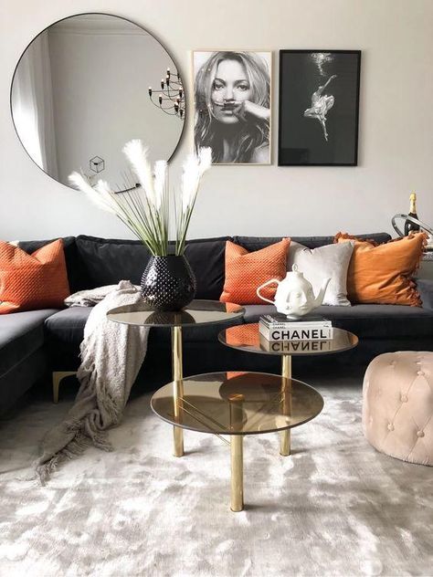 30 Gallery Wall Ideas for Any Kind of Space | Displate Blog Futon Living Room Decor, Black Sofas, Leather Couch Living Room Decor, Black Sofa Living Room, Black Corner Sofa, Monochromatic Living Room, Black Leather Couch, Corner Sofa Living Room, Scandi Living Room