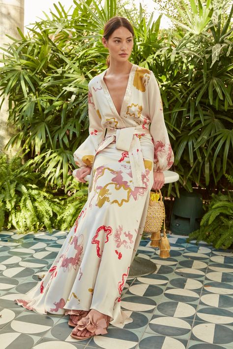 Silvia Tcherassi Pre-Fall 2020 [PHOTOS] – WWD Maxi Skirts, Fashion 2020, New Classic, Mode Inspiration, Dressing Room, Primavera Estate, Silk Printing, Fashion Collection, Fashion News