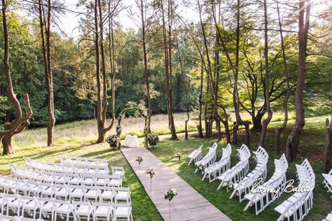 Circle Seating Wedding, Semi Circle Wedding Ceremony, Outdoor Wedding Ceremony Seating, Circle Wedding Ceremony, Event Venue Business, Wedding Ceremony Seating, Maryland Wedding Venues, Cheap Wedding Venues, Garden Weddings