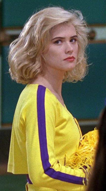 Kristy Swanson, Sarah Michelle Gellar, Aesthetic Look, Buffy The Vampire, Blonde Bombshell, Buffy The Vampire Slayer, Vampire Slayer, Shoulder Length Hair, The Vampire