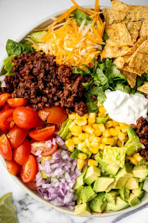 Beef Taco Salad, Beef Taco, Taco Salad Recipes, Ground Beef Tacos, Beef Salad, Taco Salad, Tacos Beef, Easy Salads, Salad Ingredients