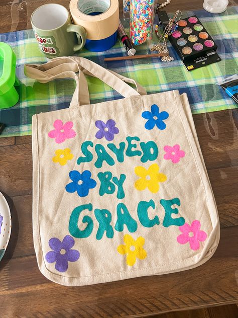 Tote Bag Inspo, Bible Study Crafts, Bible Tote Bag, Decorated Tote Bags, Diy Tote Bag Design, Handpainted Tote Bags, Jesus Crafts, Holy Girl, Desain Tote Bag