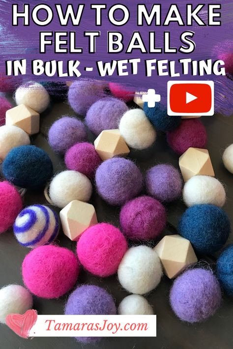 Make Felt Balls, Felt Ball Crafts, Felt Wool Ball, Diy Wool, Needle Felting Diy, Wool Felt Projects, Felted Wool Crafts, Needle Felting Tutorials, Felt Ball Garland