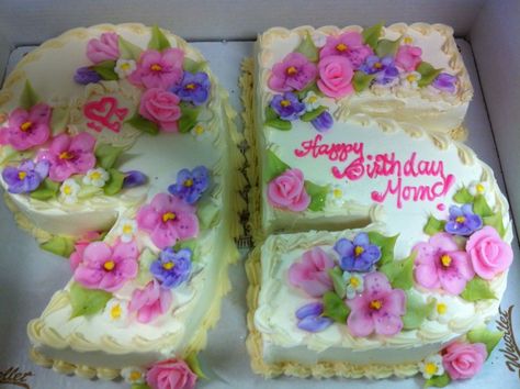 Flowers for a 95th birthday cake 95 Birthday Cake, 95th Birthday Cake, Diy Frosting, 90th Birthday Party Decorations, Grandmas Birthday Party, 90th Birthday Decorations, 95th Birthday, 90th Birthday Cakes, New Birthday Cake