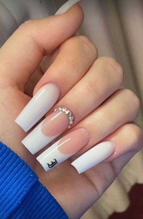 Nails With Initial E On Them, Acrylic Nails With E Initial, E Initial On Nails, Initial E Nails, Nails Ideas Initials, French Nails With Letters Initials, O Initial Nails, Nails With S Initial, E Initial Nails