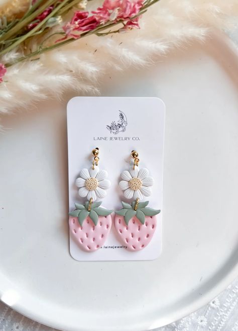 Pink Floral Strawberry Dangles – lainejewelryco Boho Clay Jewelry, Polymer Clay Earrings Resin, Unique Handmade Clay Jewelry, Polymer Clay Earings Ideas, Polymer Clay Earrings With Beads, Air Clay Earrings, Earrings Clay Polymer, Polymer Clay Butterfly Earrings, Polymer Clay Ideas Jewelry