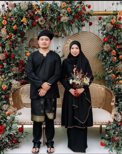 Nikah Outfit Malay, Baju Nikah Klasik Kurung Songket, Baju Kahwin Klasik, Classic Wedding Malay, Melayu Klasik Tema, Classic Malay Wedding Theme, Pelamin Klasik Tradisional Melayu, Hantaran Klasik, Classic Malay Wedding