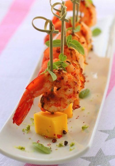 22 Delicious and Fun Appetizers For Christmas — Eatwell101 Shrimp Tapas, Fingerfood Party, Shrimp Appetizers, Spicy Seasoning, Tapas Recipes, Appetizers For A Crowd, Shrimp Recipes For Dinner, Party Appetizers Easy, Seafood Appetizers