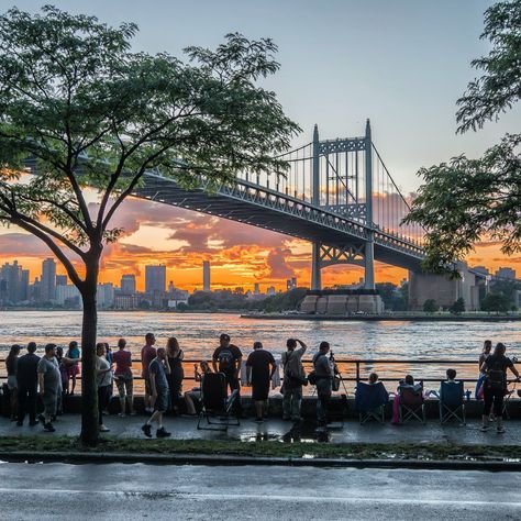 NYC at sunset. Astoria Park, Astoria New York, Astoria Queens, Photo New York, Queens Nyc, Astoria Ny, New York Winter, City Skylines, New York Pictures