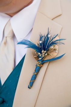 Bracelet Corsage, Diy Boutonniere, Prom Corsage And Boutonniere, Elegant Wedding Flowers, Brooch Style, Groomsmen Boutonniere, Corsage And Boutonniere, Corsage Prom, Seeded Eucalyptus