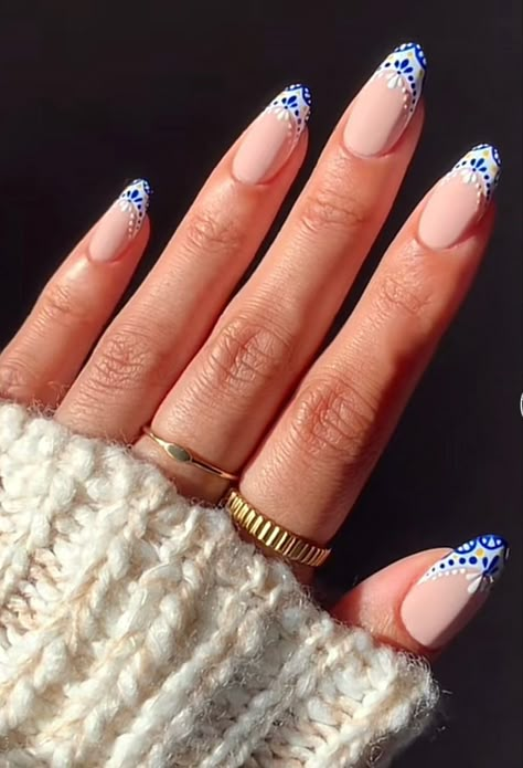 Tunisia Nails, Italy Holiday Nails, Greece Inspired Nails Almond, Greece Themed Nails, Italy Themed Nails, Nail Design For Greece, Nails For Greek Holiday, Italian Nails Designs Italy, Greek Nails Blue