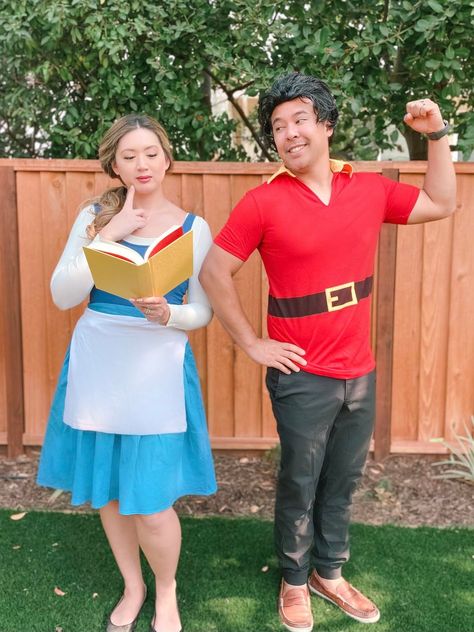 We found the most creative Halloween couple costume ideas for you and your partner! DIY costumes, funny couple costumes, cute couple costumes + more! Disney Halloween Costumes For Couples, Meg Costume, Last Minute Couples Costumes, Disney Couple Costumes, Hunger Games Costume, Halloween Costume Game, Bride Of Chucky Costume, Cute Couples Costumes, Funny Couple Costumes