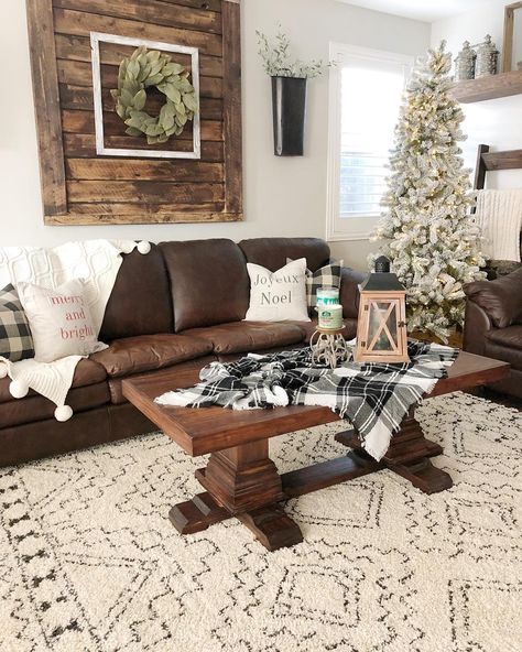 Modern Farmhouse Living Room Sofas, Farmhouse Living Room Furniture Ideas, Dark Brown Couch Living Room, Brown Leather Couch Living Room, Living Room Furniture Ideas, Brown Sofa Living Room, Room Furniture Ideas, Leather Couches Living Room, Brown Couch Living Room