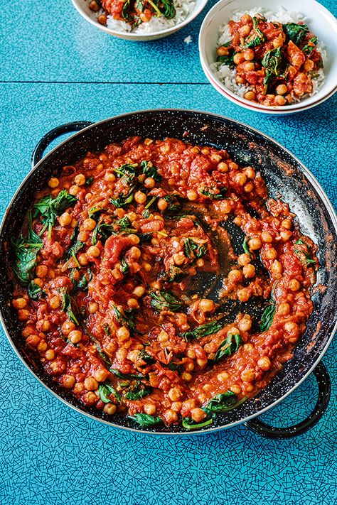 Two Chubby Cubs tomato and chickpea stew recipe – YOU Magazine Tomato Recipes Healthy, Vegan Chickpea Recipes, Chickpea Stew, Chickpea Recipes, Healthy Recipies, Lentil Recipes, Stew Recipe, 500 Calories, Tomato Recipes