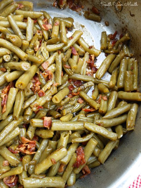 Green Bean Recipes From Can, Greenbean Recipes Canned, Easy Southern Green Beans, Canned Green Beans In Oven, Peas And Green Beans, Recipes With Can Green Beans, Canned Green Bean Recipes With Bacon, Best Can Green Bean Recipe, Can Green Beans In Crockpot