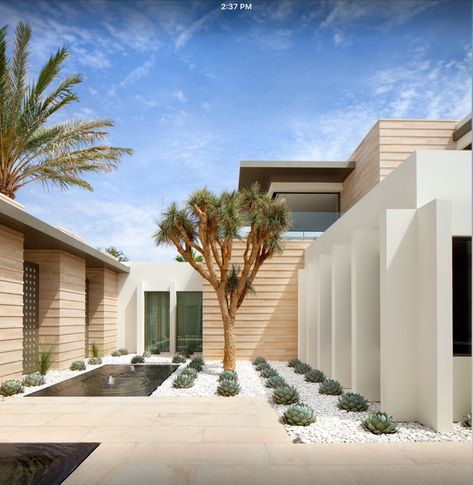 Palm Springs Landscaping, Desert Landscape Design, Desert Backyard, Living Pool, Drought Tolerant Garden, Modern Desert, Corner Garden, Easy Landscaping, Desert Garden