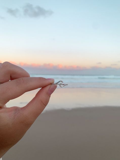 Beach Jewelry Aesthetic, Beachy Ring, Jewellery Shoot, Summer Shoot, Beach Rings, Beach Jewellery, Surf Jewelry, Aesthetic Rings, Sky Images