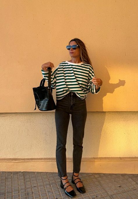 Fall 2023 Casual Work Outfits, Ballerina Style Outfit, Mary Janes Shoes Outfit, Maryjane Shoe Outfits, Marry Jane Shoes Outfit, Mary Jane Heels Outfit, Mary Jane Outfit Ideas, Black Flats Outfit, Mary Jane Outfit