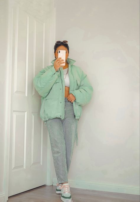 Girl in mint green puffer jacket , girl selfie pose, mint green aesthetic Mint Puffer Jacket Outfit, Mint Jacket Outfit, Mint Green Outfit Ideas, Pastel Winter Outfit, Puffer Jacket Aesthetic, Puff Jacket Outfit, Puffer Jacket Oversized, Erika Diane, Ootd Jacket