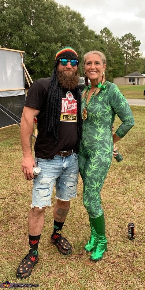 Where's the Weed - 2019 Halloween Costume Contest Bob Marley Outfits, Bob Marley Costume, Bob Marley Colors, Costume For Couples, Homemade Costume, Costume Works, Cute Couple Halloween Costumes, Halloween Costume Contest, Costume Contest