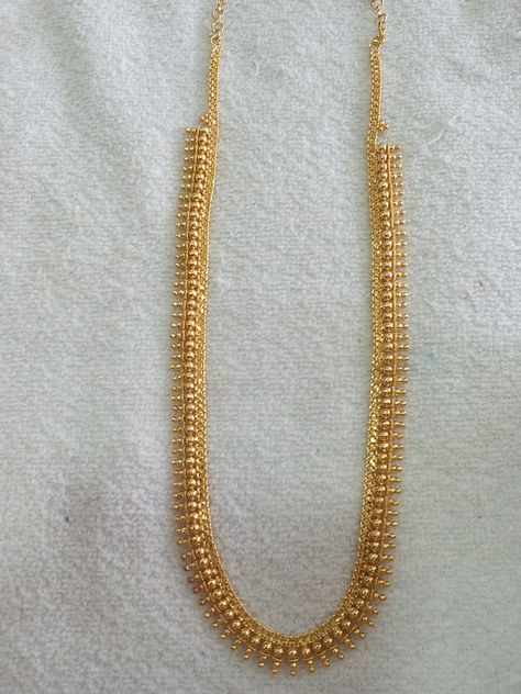 Long Chain Designs Gold, Long Chain Designs, Chain Designs Gold, Temple Jewellery Earrings, Gold Jewels Design, Modern Gold Jewelry, Gold Earrings Wedding, Gold Jewelry Simple Necklace, Pearl Necklace Designs