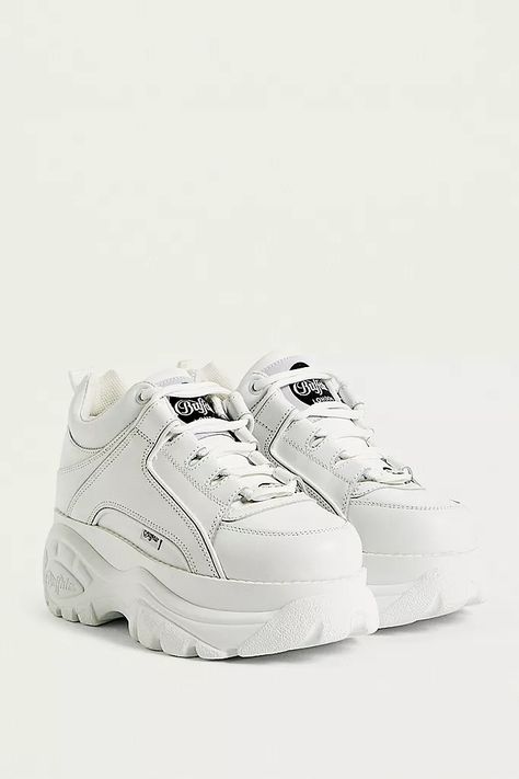 Buffalo Shoes, Platform Shoes Sneakers, Chunky Platform Sneakers, White Platform Shoes, Gucci Men Shoes, White Platform Sneakers, Platform Trainers, Nike Shoes Outfits, Best Shoes For Men