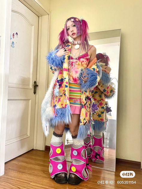 Sapphic Fashion, Weird Aesthetic Outfits, Hyperpop Fashion, British Punk Fashion, Candy Outfits, Decora Fashion Outfits, Decora Kei Fashion, Decora Outfits, Maximalist Outfits