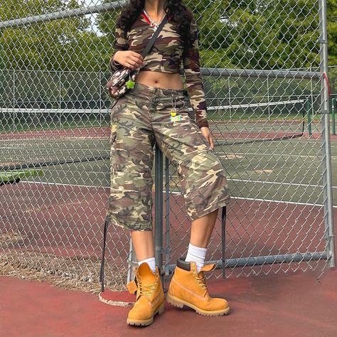 Camo cutie 🪖 Camo Aesthetic Outfit, Camo Pants Outfits, Camo Aesthetic, Outfits 2000s, Pants Outfits, Camo Pants, Aesthetic Outfit, Pants Outfit, Aesthetic Clothes