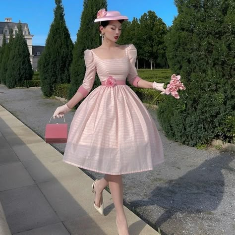 Gown Aesthetic, Housewife Dress, Vintage Page, Vintage Inspired Clothing, Rockabilly Pinup, Look Retro, Girly Dresses, Vintage Wardrobe, Vintage Inspired Outfits