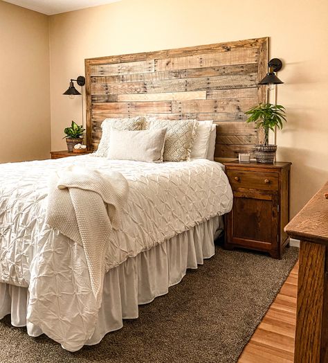 Wooden Backboards For Beds, Plank Headboard Wall, Stains For Pallet Wood, Wood Headboard On Wall, Diy Wood Plank Headboard, Wood Planks Behind Bed, Wood Backboard Bed, Woodhead Board Bedroom, Wooden Headboard To Ceiling