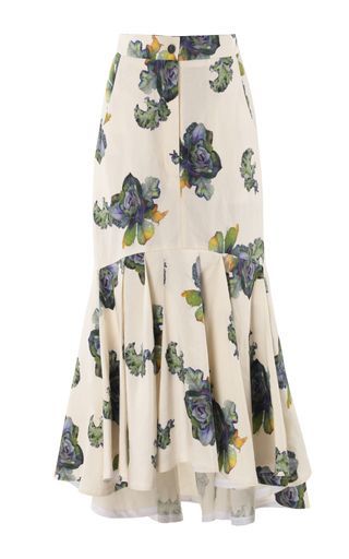 Shop Floral-Print Slik-Blend Midi Skirt. Lake Studio's midi skirt is cut from an airy silk and linen-blend that's patterned with a floral watercolor motif. Denim Gown, Mode Batik, Rock Dress, Model Rok, Printed Long Skirt, Fashion Elements, Gown Style, Midi Flare Skirt, Rock Outfit