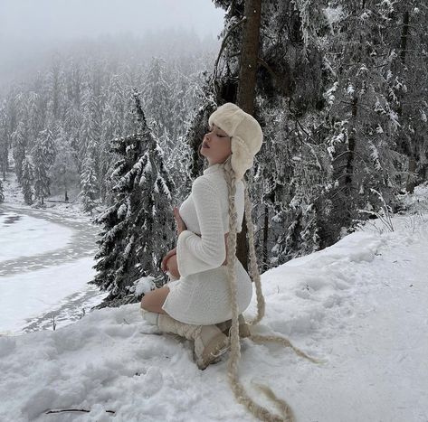 Snow Photoshoot, Russian Winter, Winter Princess, Snow Pictures, Snow Girl, Winter Fairy, Winter Inspo, Winter Photoshoot, Snow Bunnies