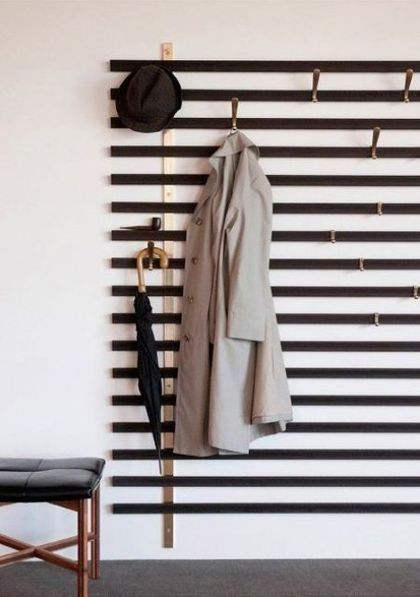 Clothes Rack Hallway, Hooks Hallway, Home Engineering, Diy Coat Rack, Diy Coat, Coat Storage, Hallway Coat Rack, Modern Coat Rack, Desain Furnitur Modern