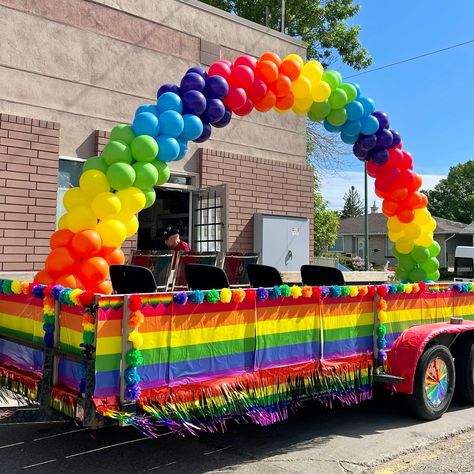 Juneteenth Parade Float Ideas, Parade Float Theme Ideas, Pride Parade Float Ideas, Pride Float Ideas, Float Designs Parade, Parade Car Decorations, Pride Parade Float, Pride Float, Parade Float Theme